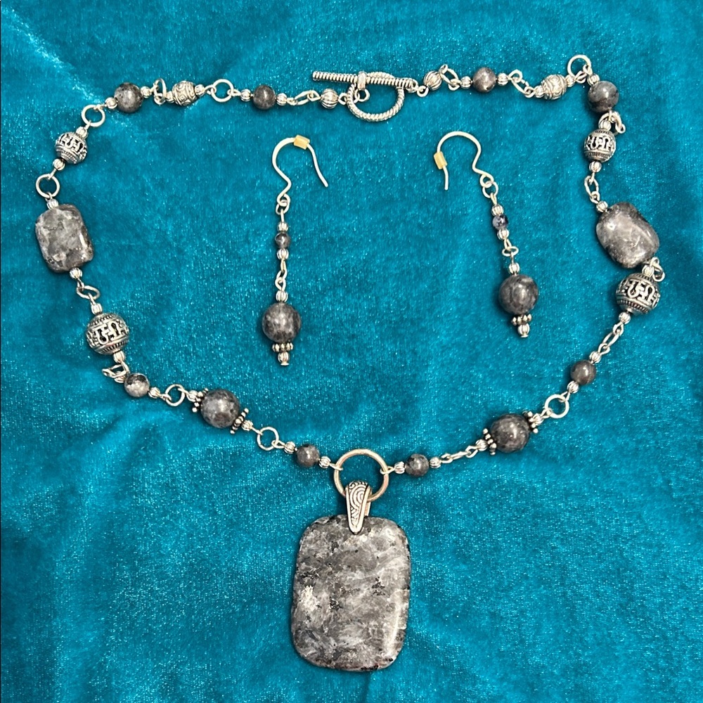 Agate Necklace and Earring Set